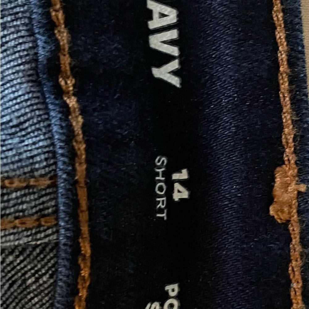Old Navy Mid Rise Jeans - Picture 3 of 3